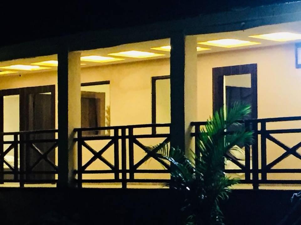 Hotel Khalsa -Lake View Pachmarhi Bagian luar foto